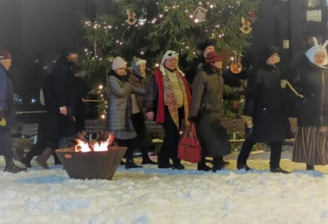"Bluķi vilku vakarā"